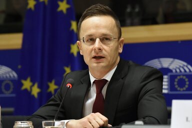 Szijjártó Péter nem titkolta, több elvi és gyakorlati kérdésben a magyar kormány súlyos vitában áll Brüsszellel (Fotó: MTI)