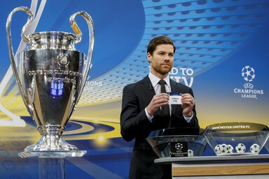 A sorsolás egyik résztvevője Xabi Alonso volt (Fotó: Beta/AP)