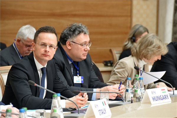 Szijjártó Péter a minszki csúcstalálkozón (Fotó: MTI/KKM)