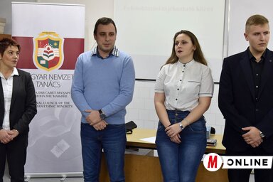 December folyamán felkeresnek minden olyan középiskolát, ahol részben vagy teljes egészében magyar nyelven folyik az oktatás (Ótos András felvétele)