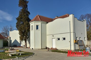 A székház tetőterében vendégszobák is lesznek (Gergely József felvétele)