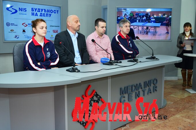 A visszavágóra készülve: Tijana Jokić (balról) és Slobodan Stojanov (jobbról) (Dávid Csilla felvétele)