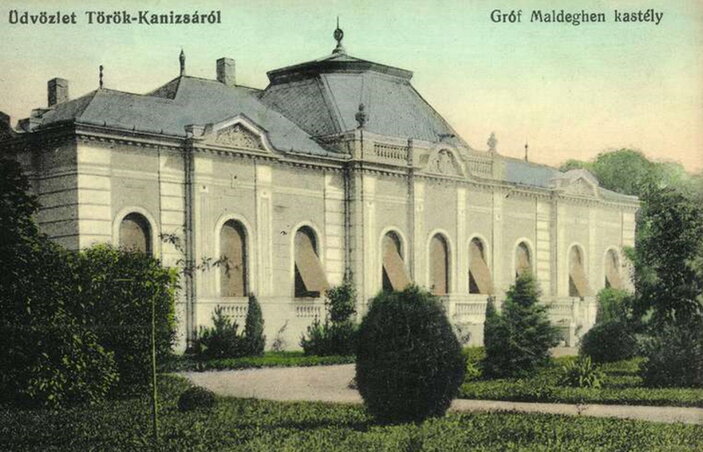 A Maldeghem-kastélyban ma könyvtár üzemel (Fotó: Gergely József) A Maldeghem-kastélyban ma könyvtár üzemel (Fotó: Gergely József)