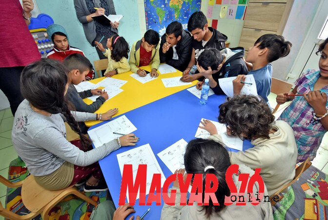 A menekültek gyermekeinek oktatása a befogadóközpontban zajlik (Fotó: Gergely Árpád)