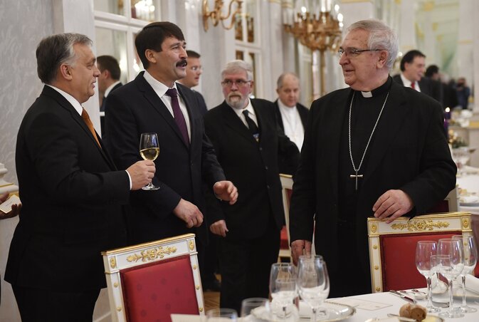 Orbán Viktor miniszterelnök, Áder János és Várszegi Asztrik pannonhalmi főapát (Fotó: MTI)
