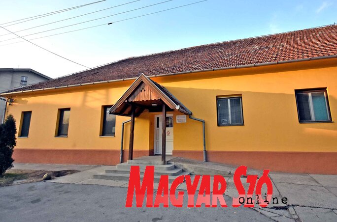 A Halasi úton lévő kétszáz éves otthon felújítására több mint 25 millió dinárt fordítanak (Fotó: Gergely Árpád)