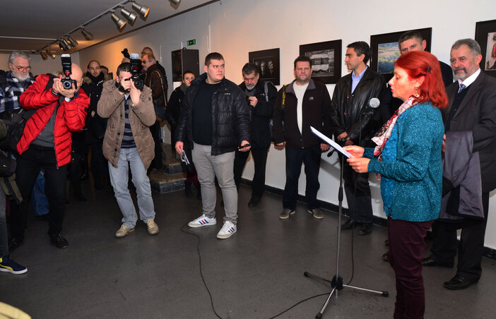 Lapunk főszerkesztője megnyitja a kiállítást