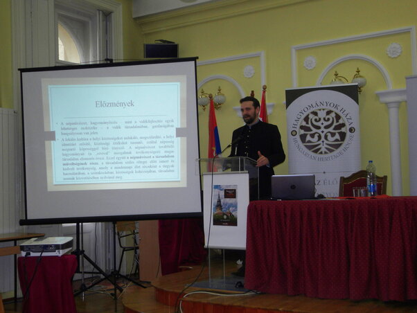 Tóth János, az Emberi Erőforrások Minisztériumának népművészeti referense