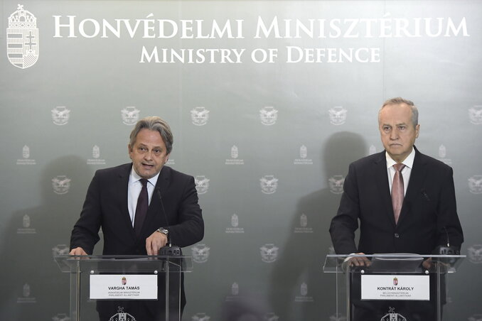 Vargha Tamás és Kontrát Károly (Fotó: MTI)