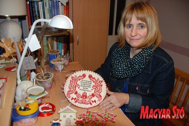 Terhes Szilvia kezei közül igényes és finom darabok kerülnek ki (Homolya Horváth Ágnes felvétele)