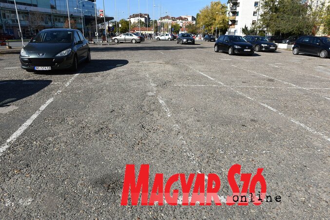 A vásár melletti sportpályák területe hamarosan teljesen átalakul és felújul, valódi sportkomplexumot létesítenek ezen a helyen (Dávid Csilla felvétele)