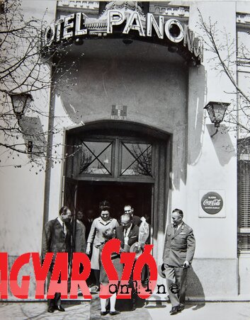 Tito és felesége, Jovanka, az akkor még Hotel Pannóniában (Stevan Kragujević – Štica felvétele) Tito és felesége, Jovanka, az akkor még Hotel Pannóniában (Stevan Kragujević – Štica felvétele)
