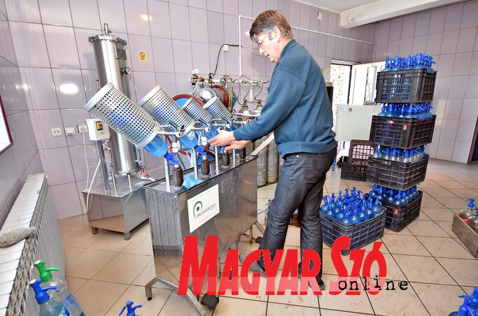 A Prosperitati Alapítvány támogatásával vásárolt szódakészítő berendezés (Fotó: Gergely Árpád)