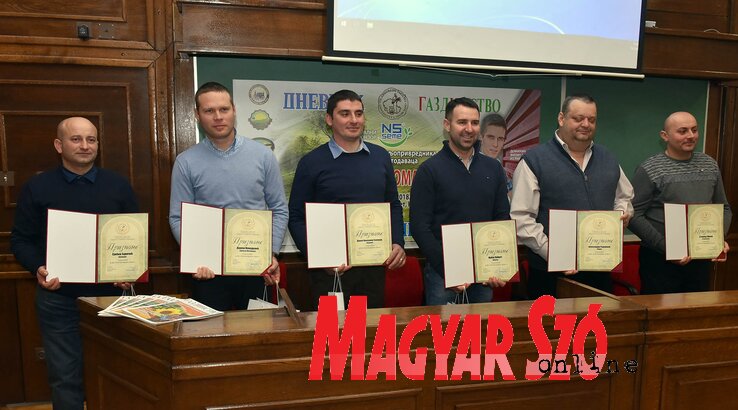 A díjazottak, akik gazdaságukon sikeresen párosítják a növénytermesztést és a jószágtenyésztést (Fotó: Ótos András)