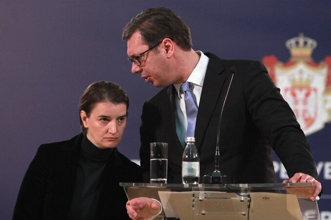 Aleksandar Vučić a Nemzetbiztonsági Tanács ülését követő sajtótájékoztatón terrorcselekménynek minősítette a gyilkosságot (Fotó: Beta) Aleksandar Vučić a Nemzetbiztonsági Tanács ülését követő sajtótájékoztatón terrorcselekménynek minősítette a gyilkosságot (Fotó: Beta)
