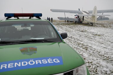 Az otthagyott repülőgép (Fotó: MTI)