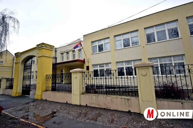 A Vuk Stefanović Karadžić Általános Iskola központi épülete (Fotó: Gergely Árpád)