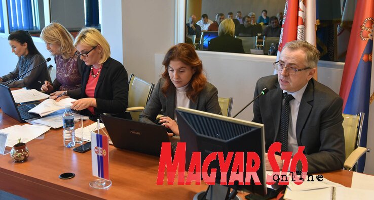 A veszélyes áru szállításával foglalkozó csoport tavaly októberben alapult meg (Fotó: Ótos András) A veszélyes áru szállításával foglalkozó csoport tavaly októberben alapult meg (Fotó: Ótos András)