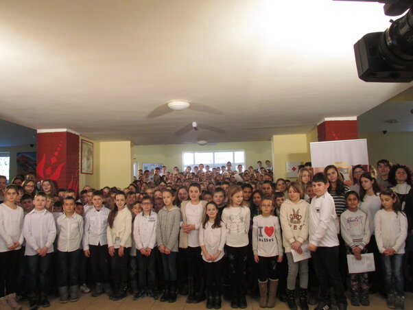 A gyerekek ünnepélyesen készültek a nagy szereplésre