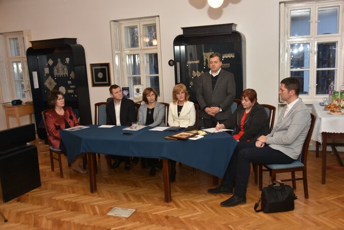 A magyar kultúra napi ünnepségen Tallér Edina és Gerner Csaba a szülővároshoz való kötődés ezer száláról is beszélt