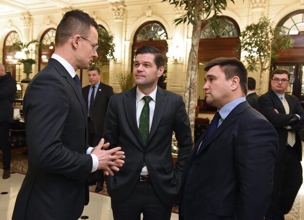 Szijjártó Péter, Wess Mitchell és Pavlo Klimkin (Fotó: MTI)