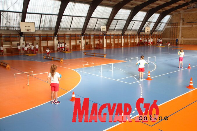 Az Első Vajdasági Brigád Általános Iskola felújított tornaterme (Ótos András felvétele)