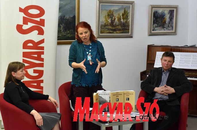 Varjú Márta lapunk főszerkesztője a Naptár 2018 tartalmát, valamint a Magyar Szó korábbi kiadványait ismertette (Ótos András felvétele)