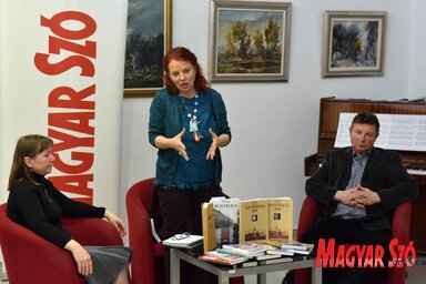Varjú Márta lapunk főszerkesztője a Naptár 2018 tartalmát, valamint a Magyar Szó korábbi kiadványait ismertette (Ótos András felvétele)