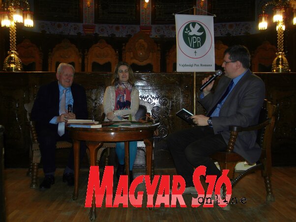 Czigány György, Simon Erika és Paskó Csaba (Fotó: Patyi Szilárd)