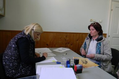 Több mint százan kérelmeztek honosítást tegnap Törökbecsén (Fotó: Fehér Rózsa)