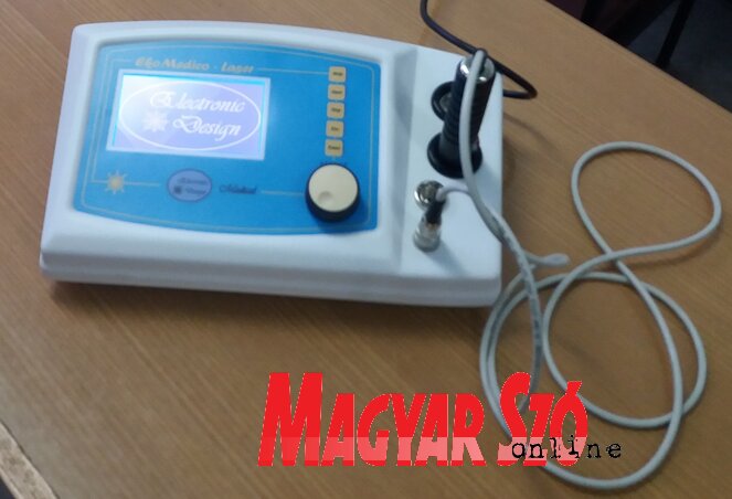 A lézerkészülék fájdalomcsillapító, gyulladáscsökkentő és regeneráló hatású (Fotó: Paszterkó Erika)