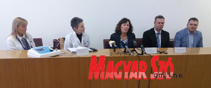 Dr. Gordana Krtinić, dr. Ljiljana Đurović Manojlović, Ilinka Vukoja, dr. Slobodan Puškar és Saša Petković (Fotó: Paszterkó Erika)