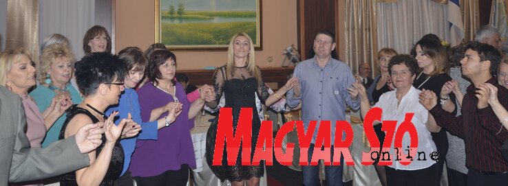 Az est nagyon jó hangulatban telt el (Paszterkó Erika fotója) Az est nagyon jó hangulatban telt el (Paszterkó Erika fotója)