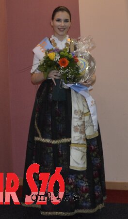 Jovana Vidaković, az első udvarhölgy (Paszterkó Erika fotója) Jovana Vidaković, az első udvarhölgy (Paszterkó Erika fotója)