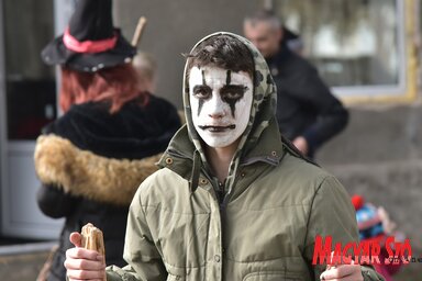 Farsangi felvonulás Tiszaszentmiklóson