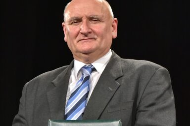 Szél János a díj átvételekor