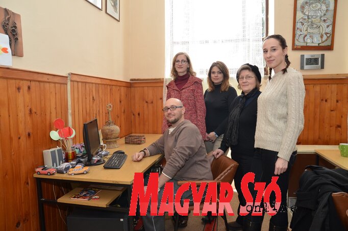 Szabó Árpád bemutatja az új honlapot a könyvtárosoknak (Lakatos János felvétele) Szabó Árpád bemutatja az új honlapot a könyvtárosoknak (Lakatos János felvétele)
