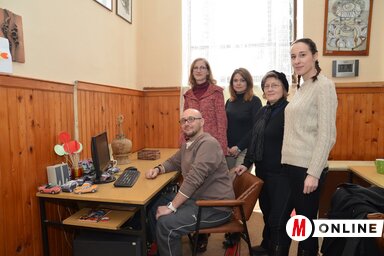 Szabó Árpád bemutatja az új honlapot a könyvtárosoknak (Lakatos János felvétele)