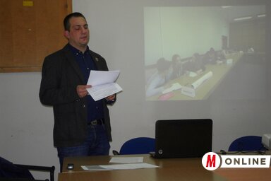 Kudlik Zoltán beszámolóját tartja (Fotó: Patyi Szilárd)