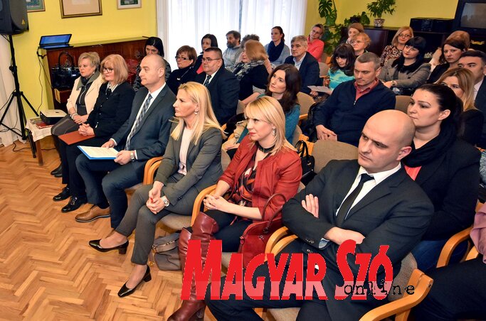A nyitókonferencia résztvevői (Fotó: Gergely Árpád) A nyitókonferencia résztvevői (Fotó: Gergely Árpád)