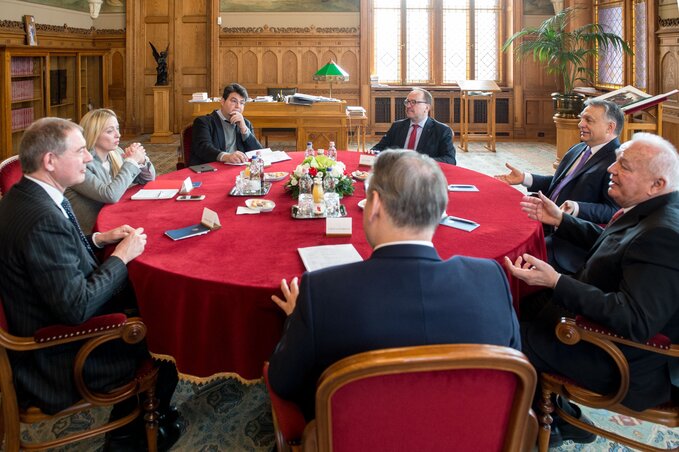 Orbán Viktor Giorgia Melonival tárgyal (Fotó: MTI) Orbán Viktor Giorgia Melonival tárgyal (Fotó: MTI)
