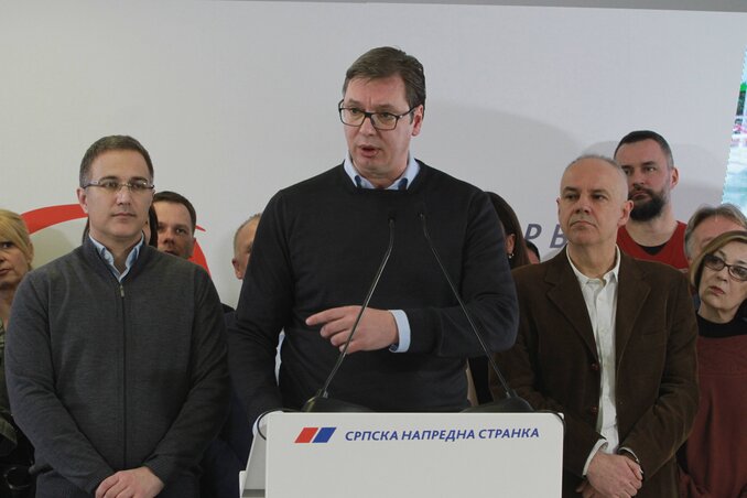 Aleksandar Vučić: Miután összeáll a városi képviselő-testület, vagyis másfél hónap múlva derül ki, hogy ki lesz a város polgármestere (Fotó: Beta) Aleksandar Vučić: Miután összeáll a városi képviselő-testület, vagyis másfél hónap múlva derül ki, hogy ki lesz a város polgármestere (Fotó: Beta)
