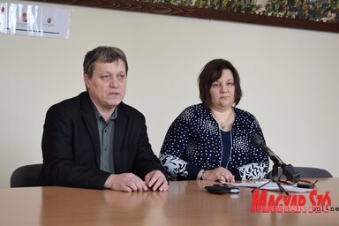 Perpauer Attila és dr. Zsebe Andrea a sajtótájékoztatón (Máriás Endre felvétele)