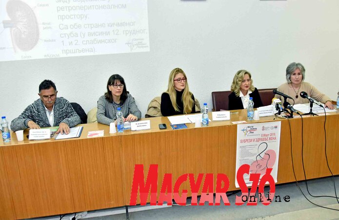 Zoran Mišković, Jasmina Vukša, Maja Bjelobrk, Tatjana Stojšić és Zorica V. Dragaš (Fotó: Gergely Árpád) Zoran Mišković, Jasmina Vukša, Maja Bjelobrk, Tatjana Stojšić és Zorica V. Dragaš (Fotó: Gergely Árpád)
