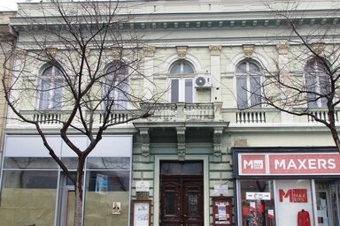 A fölújításra váró épület (Fotó: Fekete J. József)