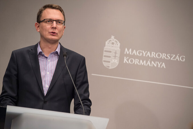 Rétvári Bence (Fotó: MTI) Rétvári Bence (Fotó: MTI)
