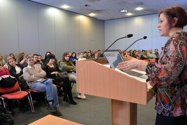 Vicsek Annamária a PISA-tesztekről beszélt, amelyeket idén első alkalommal elektronikus formában, azaz számítógépen fognak kitölteni a tizenöt évesek