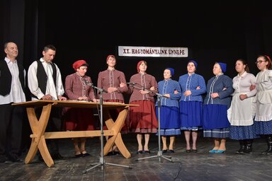 A felsőhegyi Népdalbarátok Klubja vegyes kórusa
