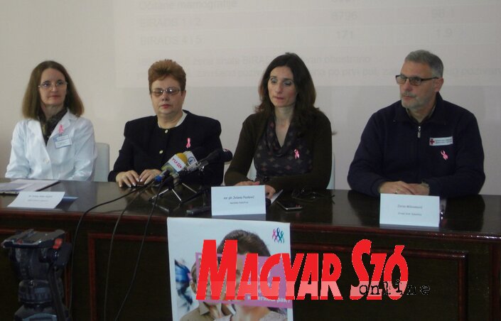 Dr. Nada Kostić Bibić, dr. Vojnić Szabó Irén, Jelena Pavlović és Zoran Milanović (Fotó: Patyi Szilárd)