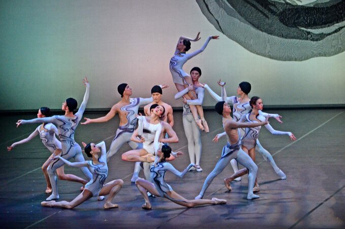 A Hong Kong Ballet vendégszereplése az újvidéki Szerb Nemzeti Színházban A Hong Kong Ballet vendégszereplése az újvidéki Szerb Nemzeti Színházban